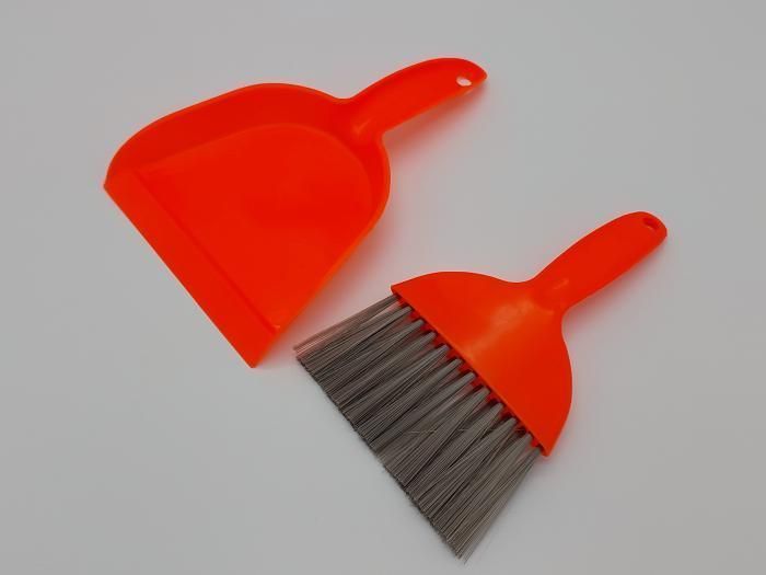 Набор щетка с совком для уборки крошек со стола пластиковый 22*15 cm 18958 фото