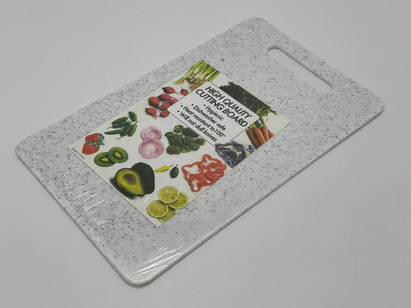 Доска разделочная пластиковая кухонная для нарезания овощей и продуктов 33*20*0.5 cm 20321 фото